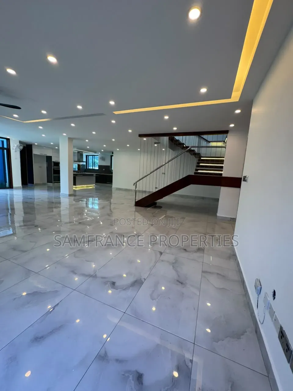 4bdrm Mansion in Old Nyali for rent