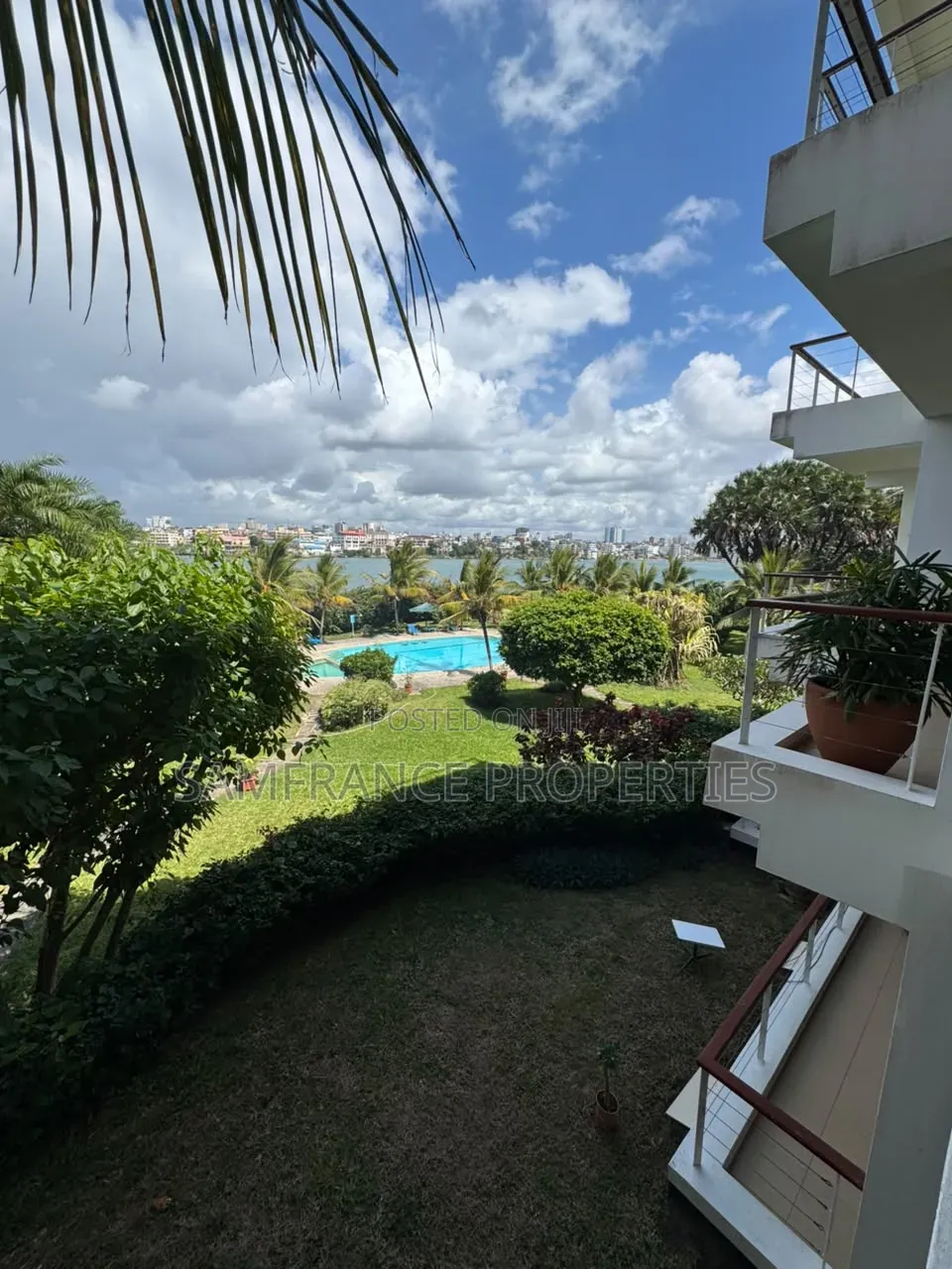 3bdrm Apartment in Cement Road, Nyali Mkomani for rent
