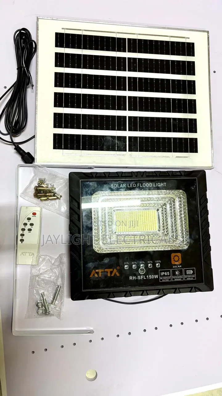 Solar Powered Outdoor Garden Floodlights Ip66 Rated With Light Control
