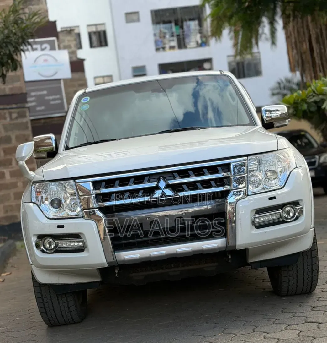 Mitsubishi Pajero 2019 White