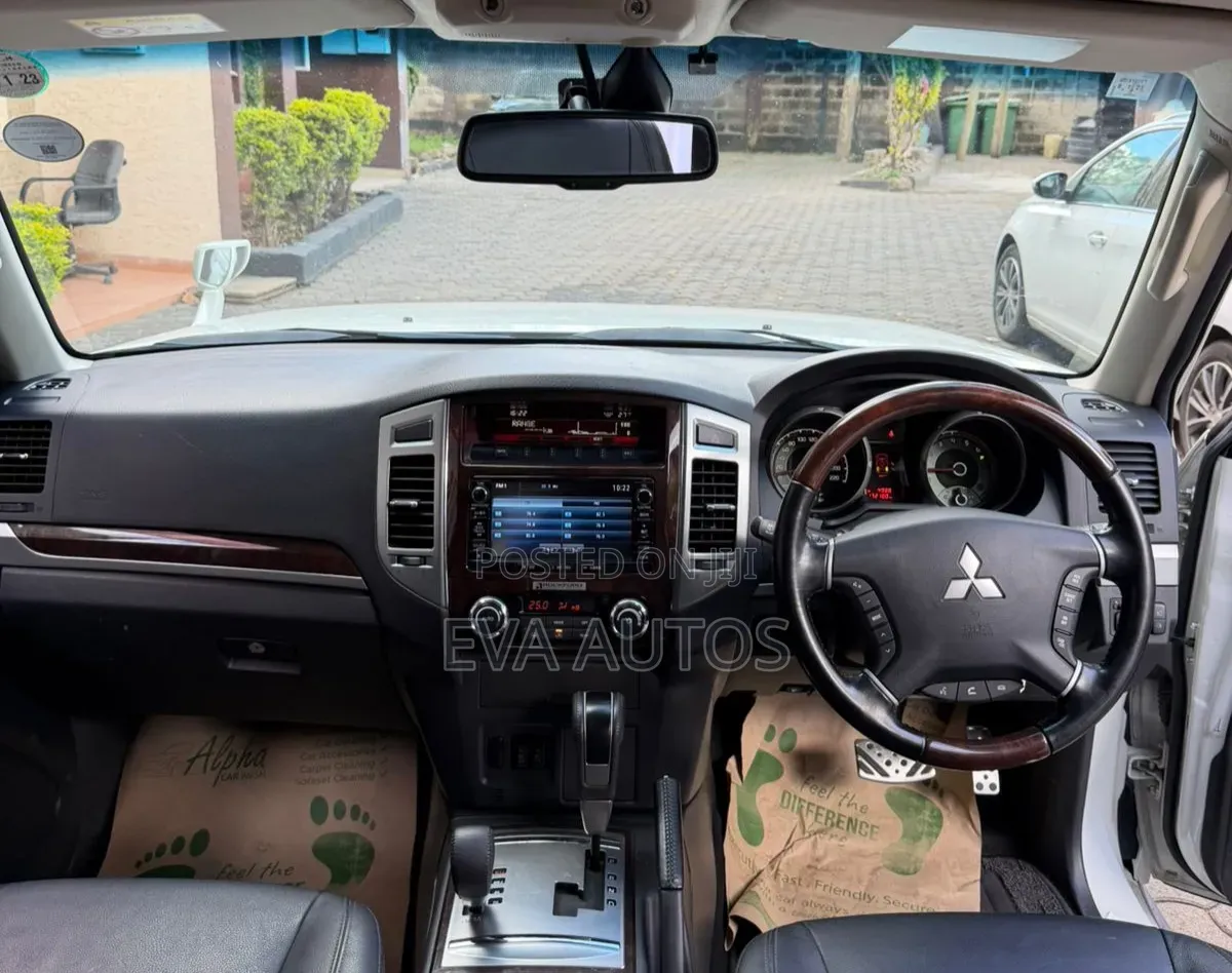 Mitsubishi Pajero 2019 White