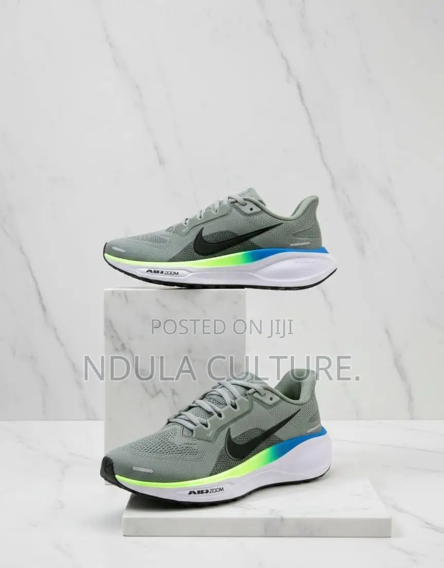 Zoom Sneakers