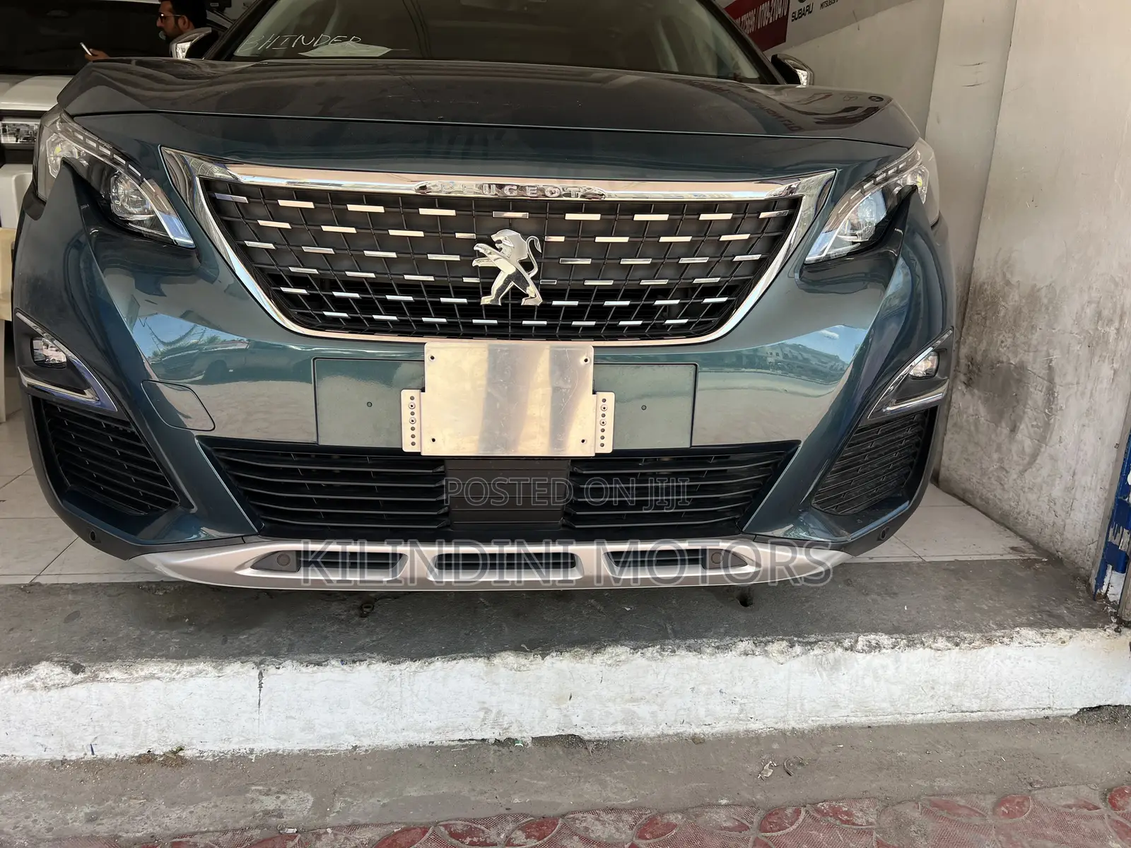 Peugeot 5008 2019 Green