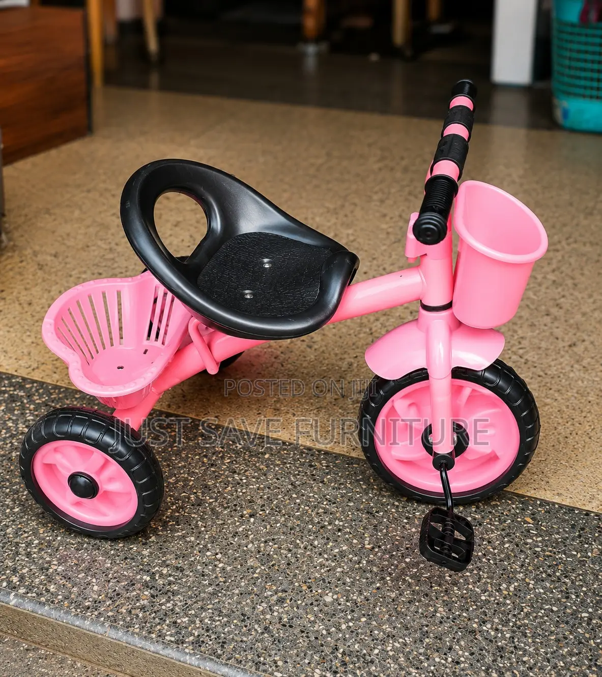 Kids Pedal Tricycle With Front Rear Storage Baskets
