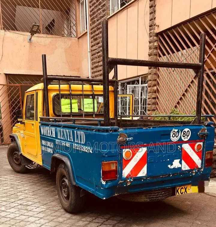 Mahindra Scorpio 2017 Yellow