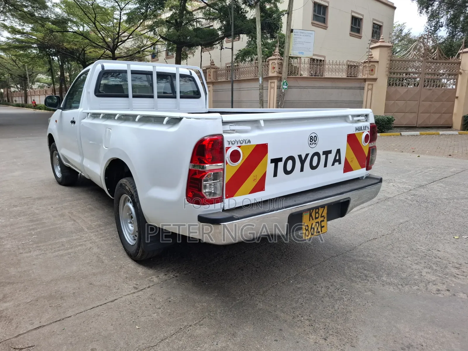 Toyota Hilux 2013 White