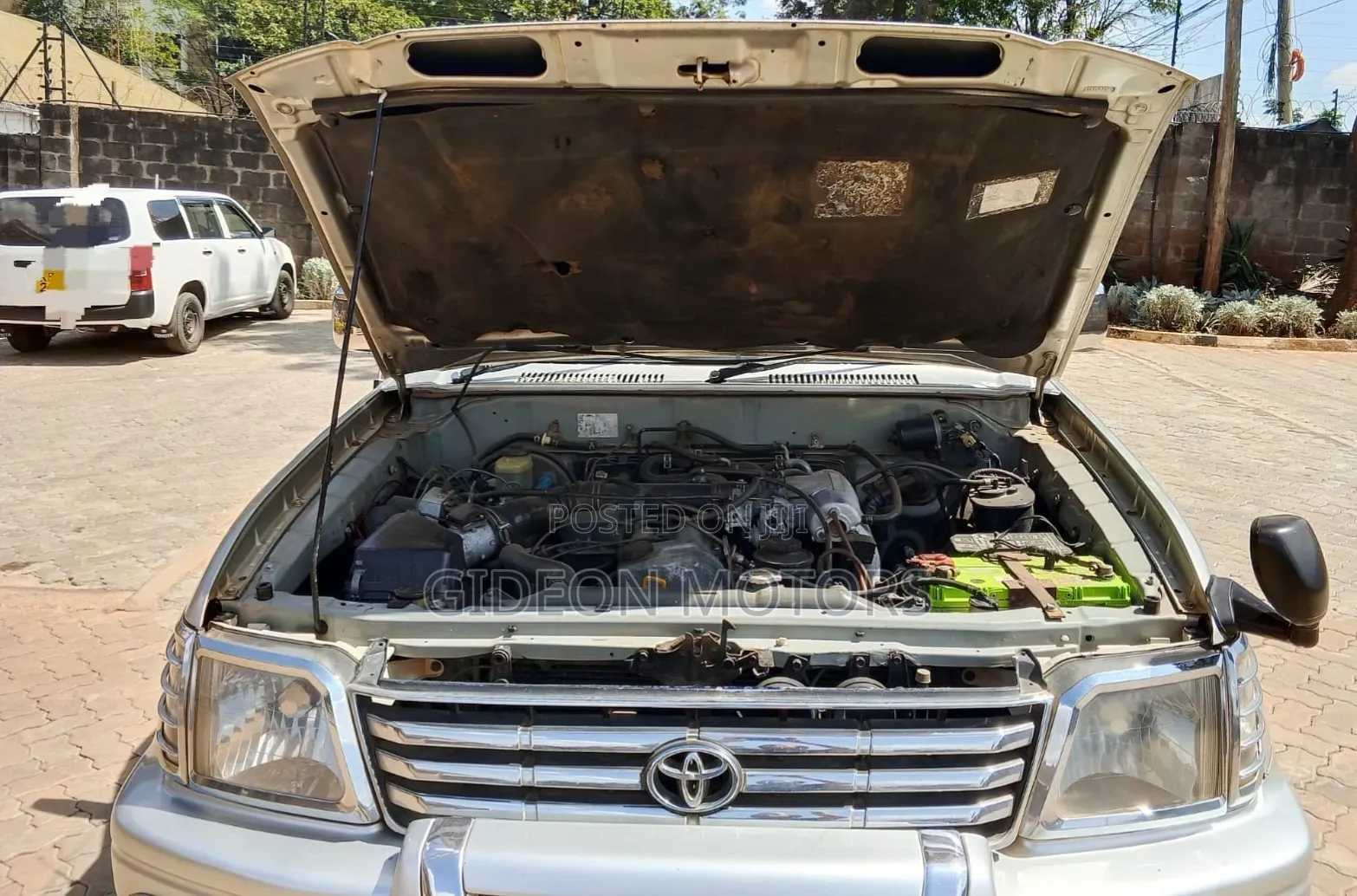Toyota Land Cruiser Prado 2000 Silver