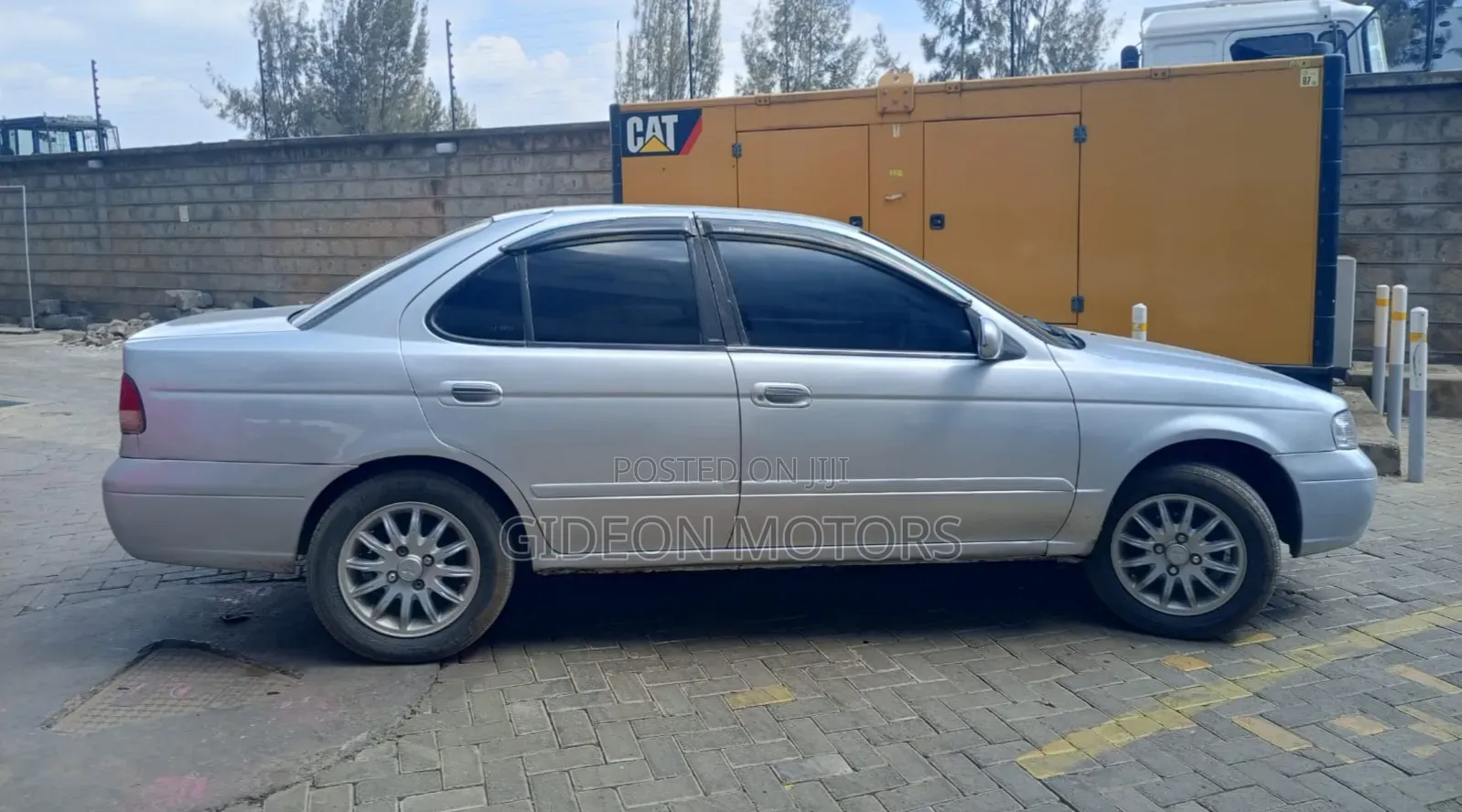 Nissan Sunny 2002 Silver
