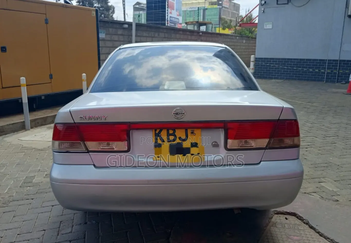 Nissan Sunny 2002 Silver