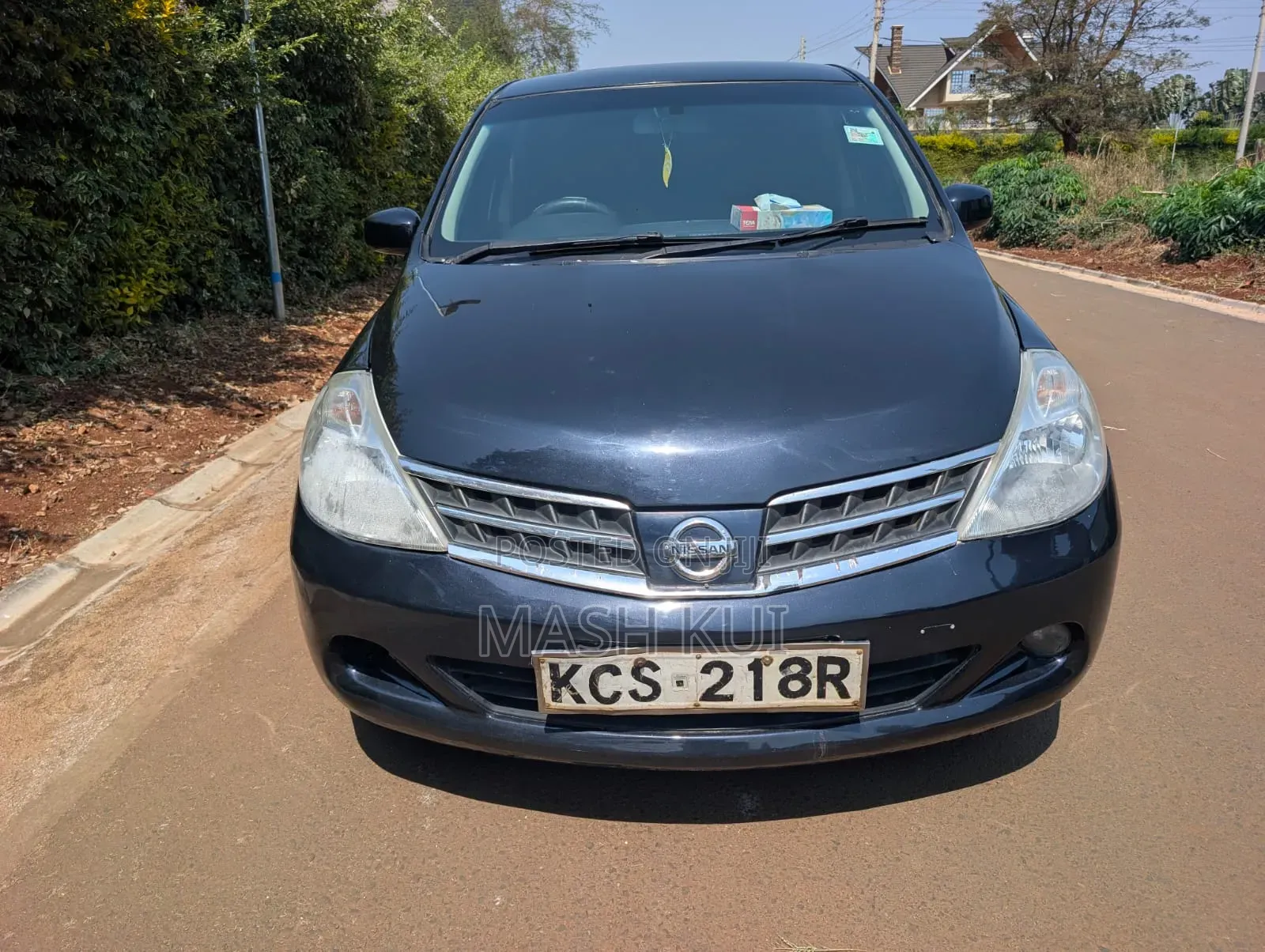 Nissan Tiida 2011 Black