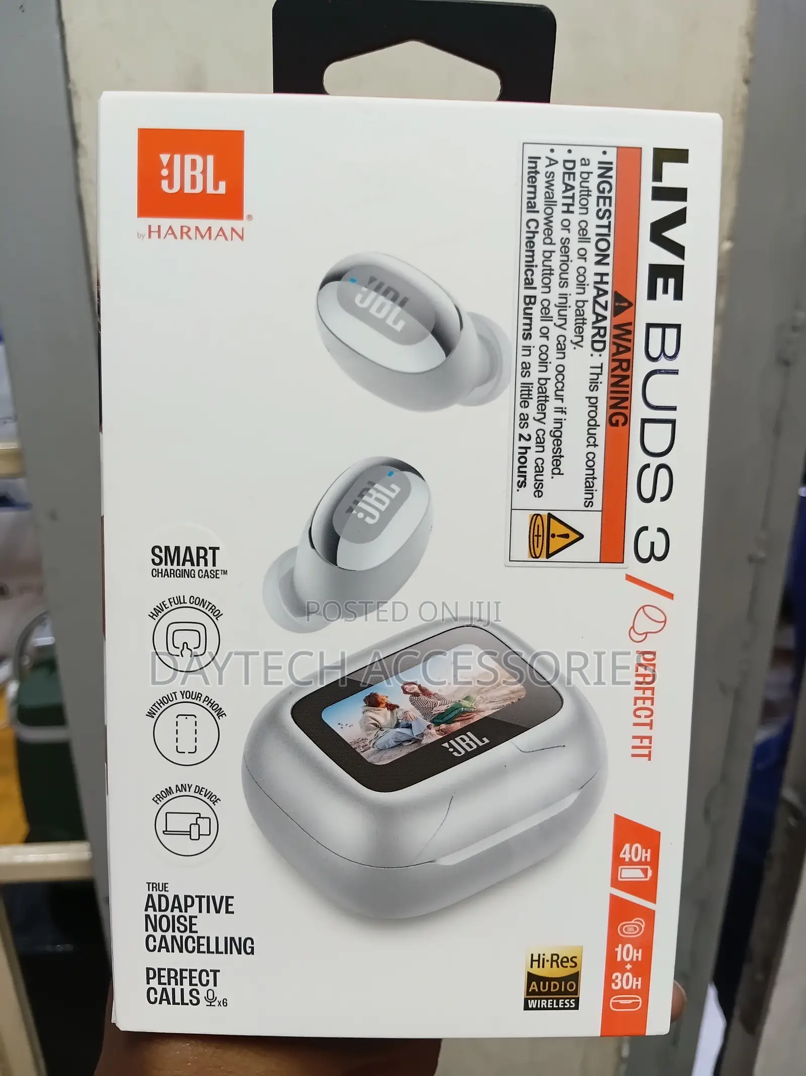 JBL Live Buds 3 True Wireless Earbuds in Silver.