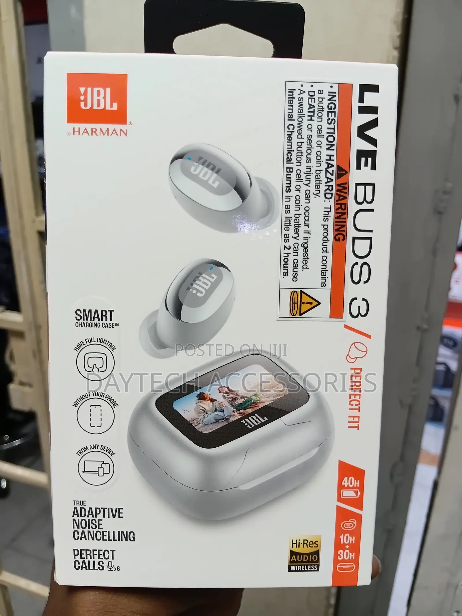 JBL Live Buds 3 True Wireless Earbuds in Silver.