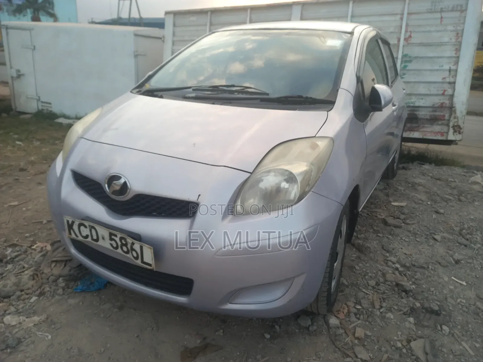 Toyota Vitz 2007 Silver