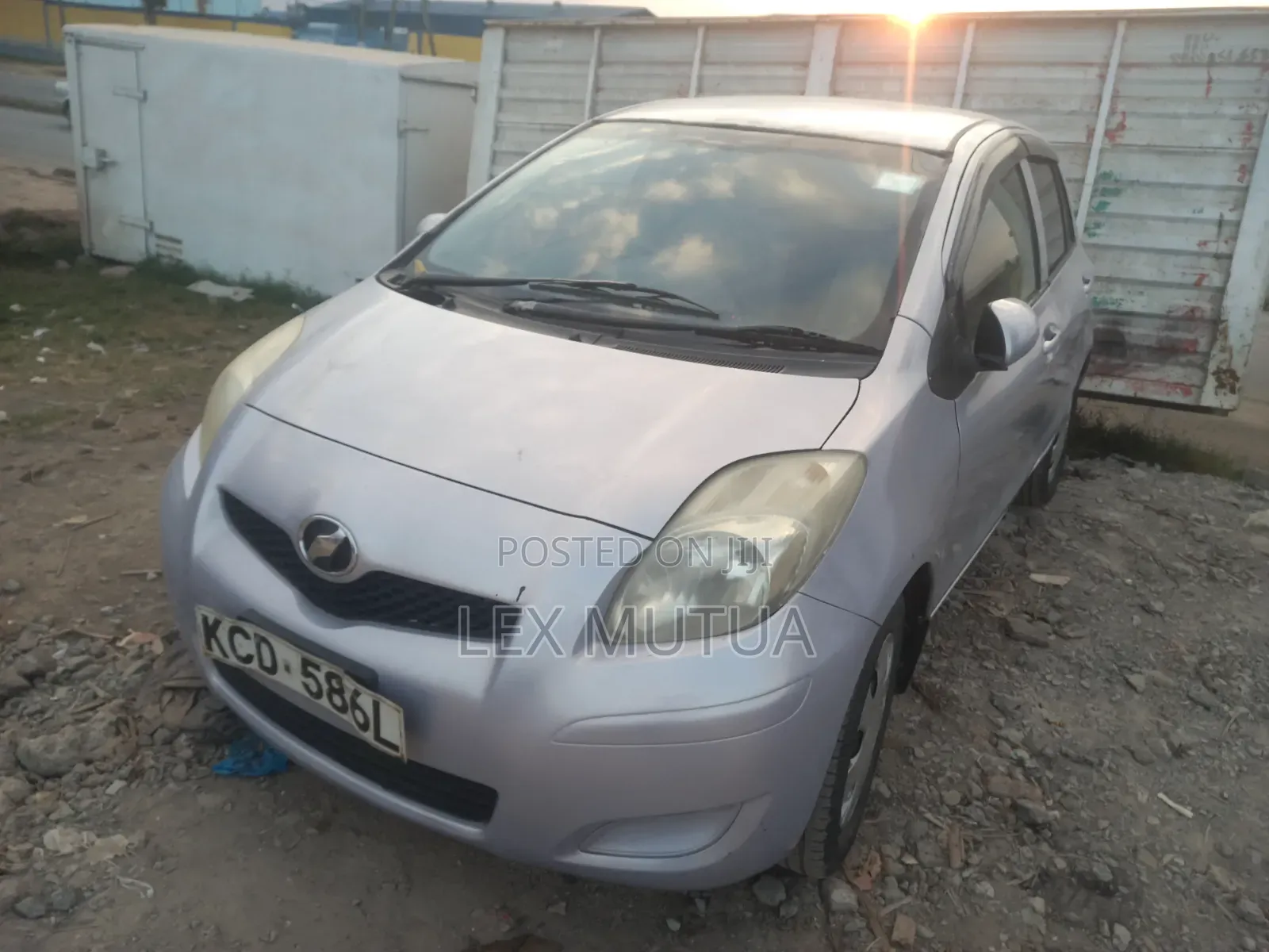 Toyota Vitz 2007 Silver