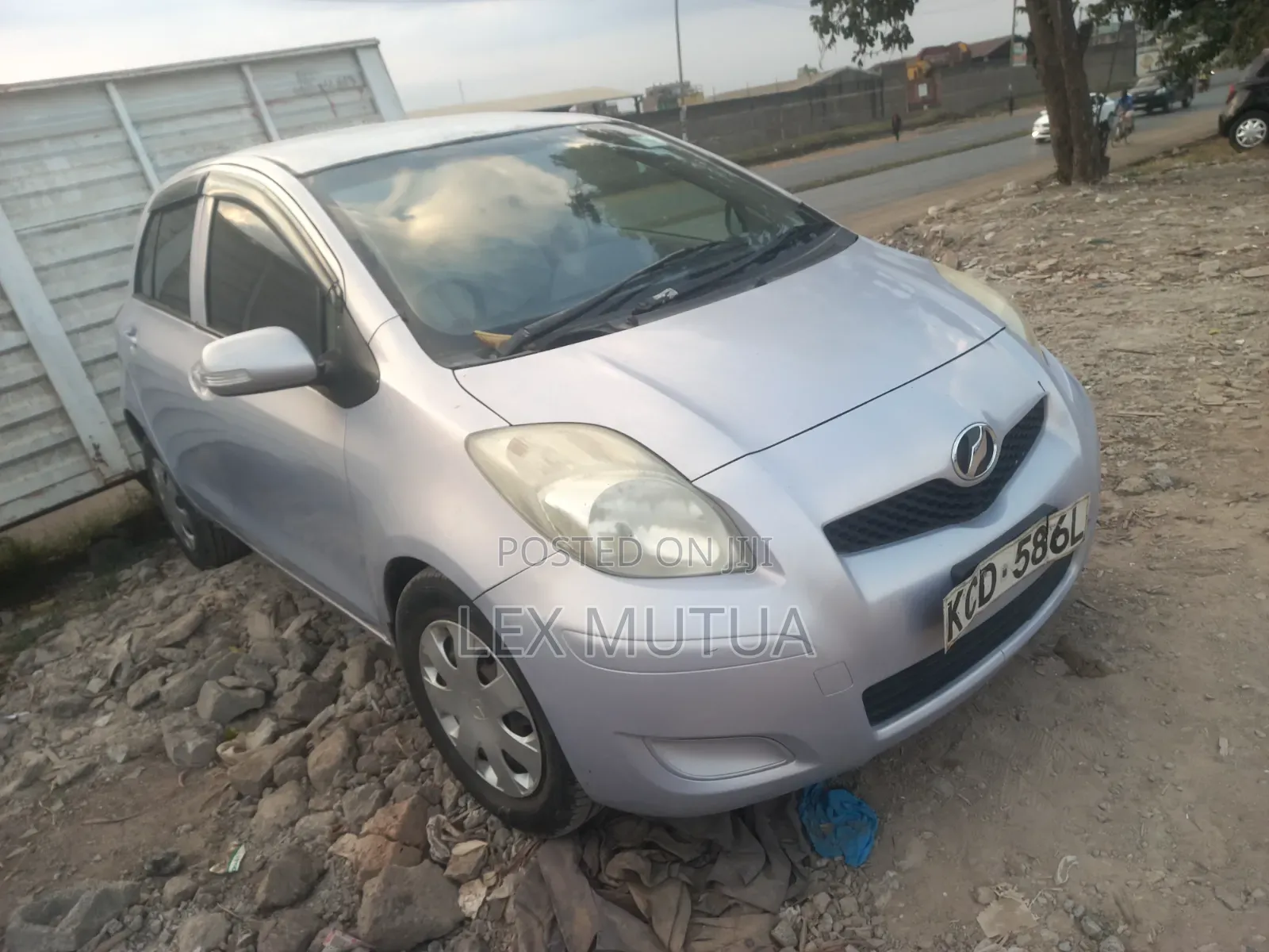 Toyota Vitz 2007 Silver