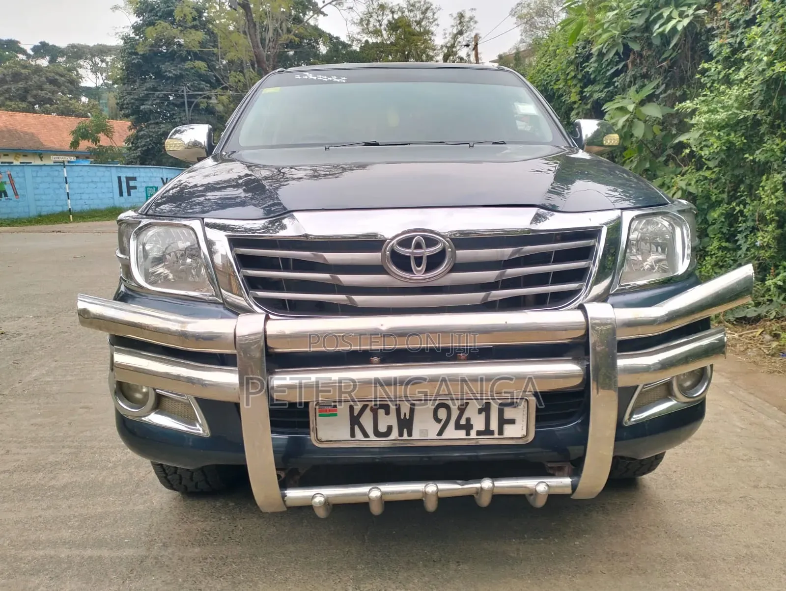Toyota Hilux 2013 Blue