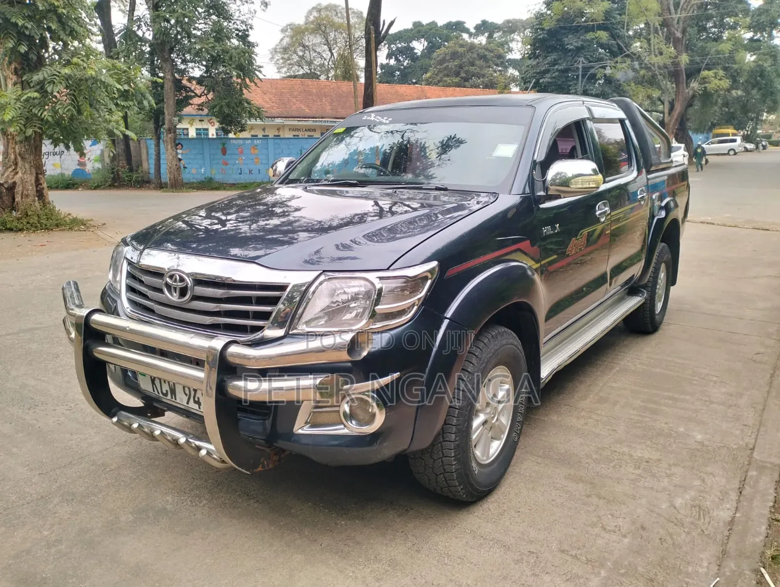 Toyota Hilux 2013 Blue