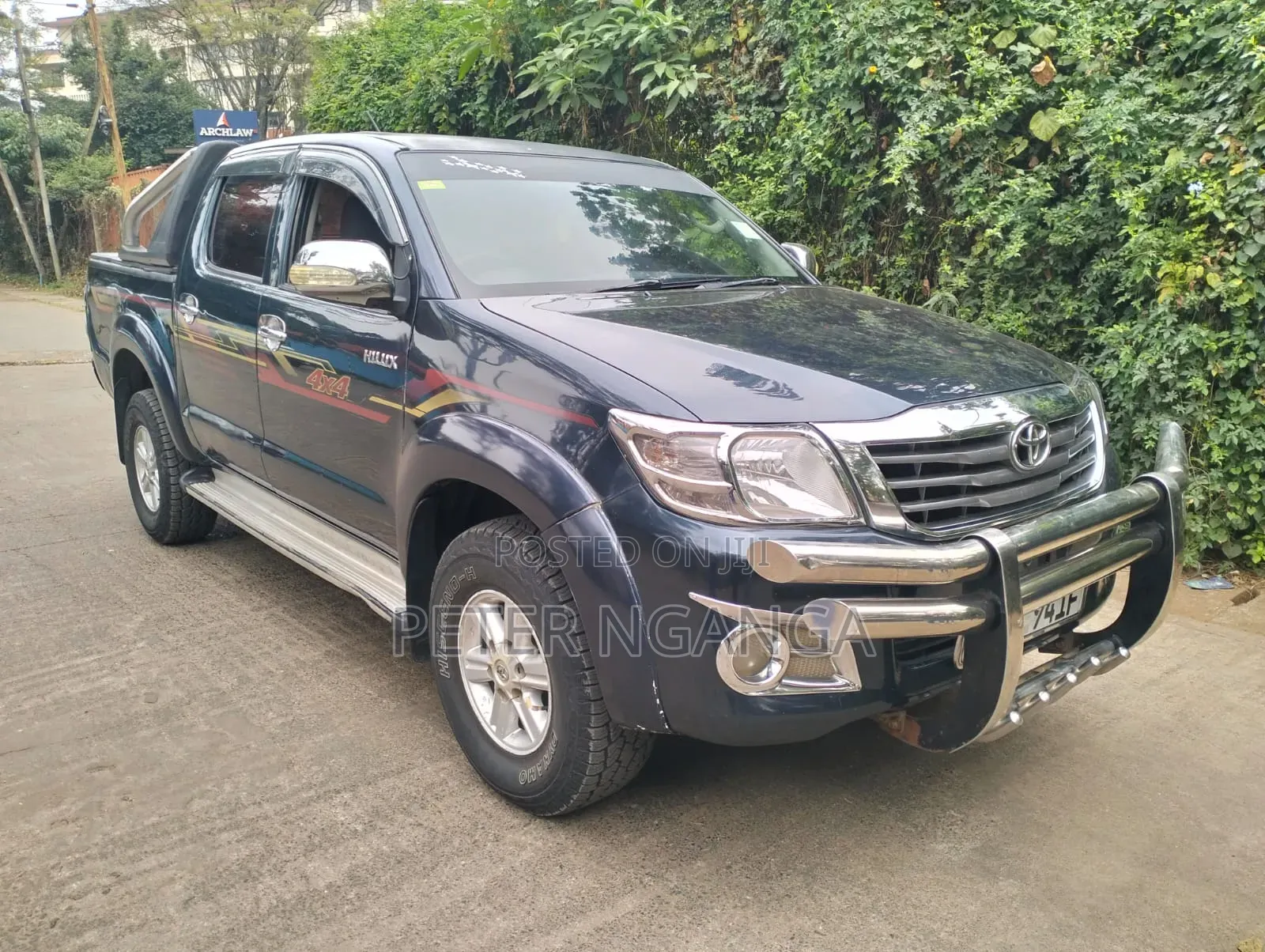 Toyota Hilux 2013 Blue