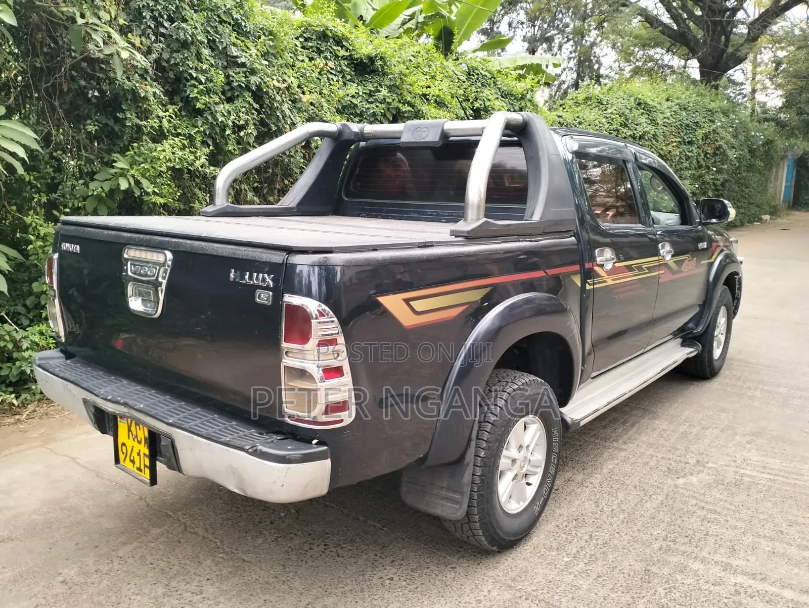 Toyota Hilux 2013 Blue