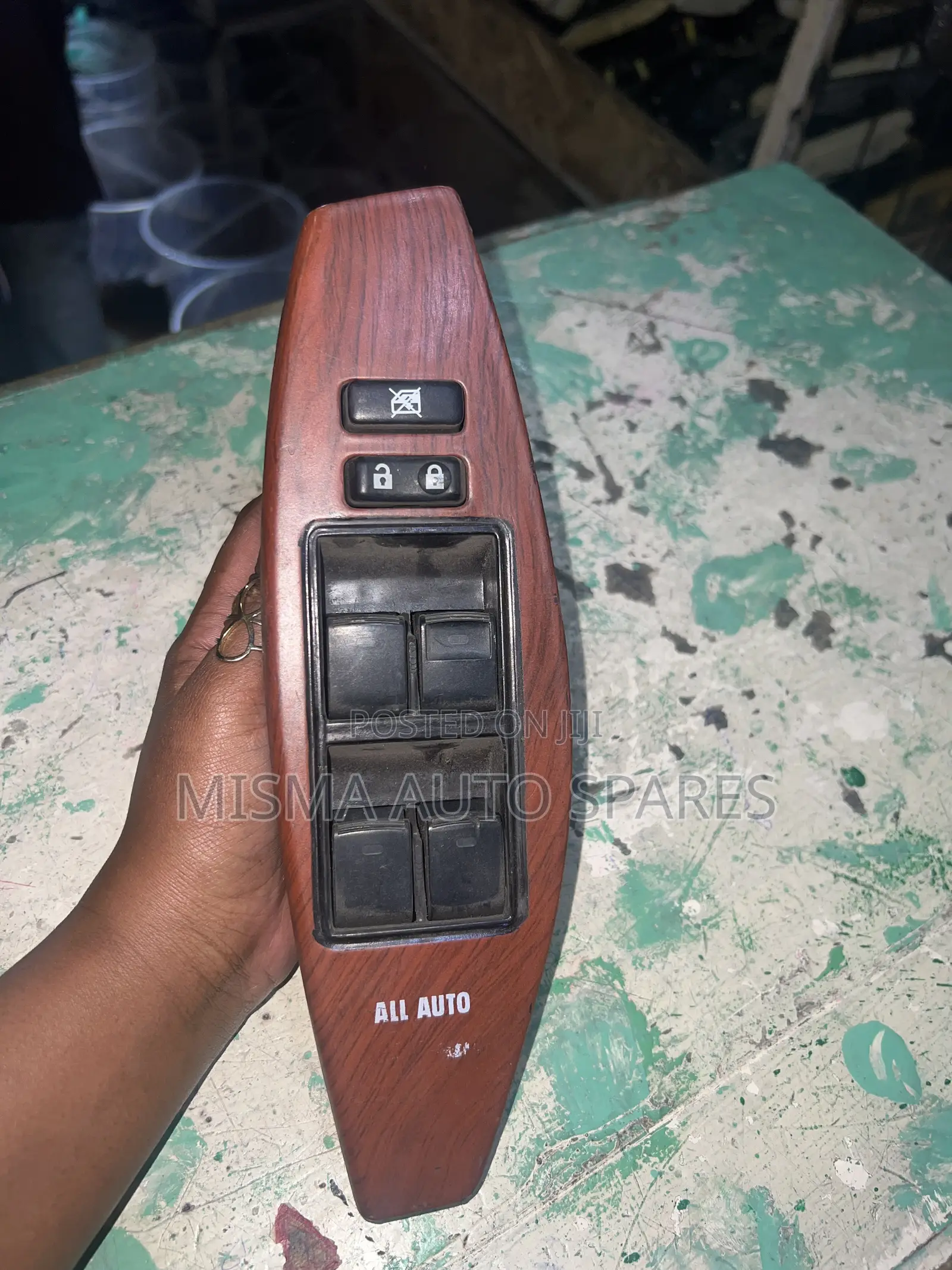 Main Switch Avensis/Premio260 With Cover