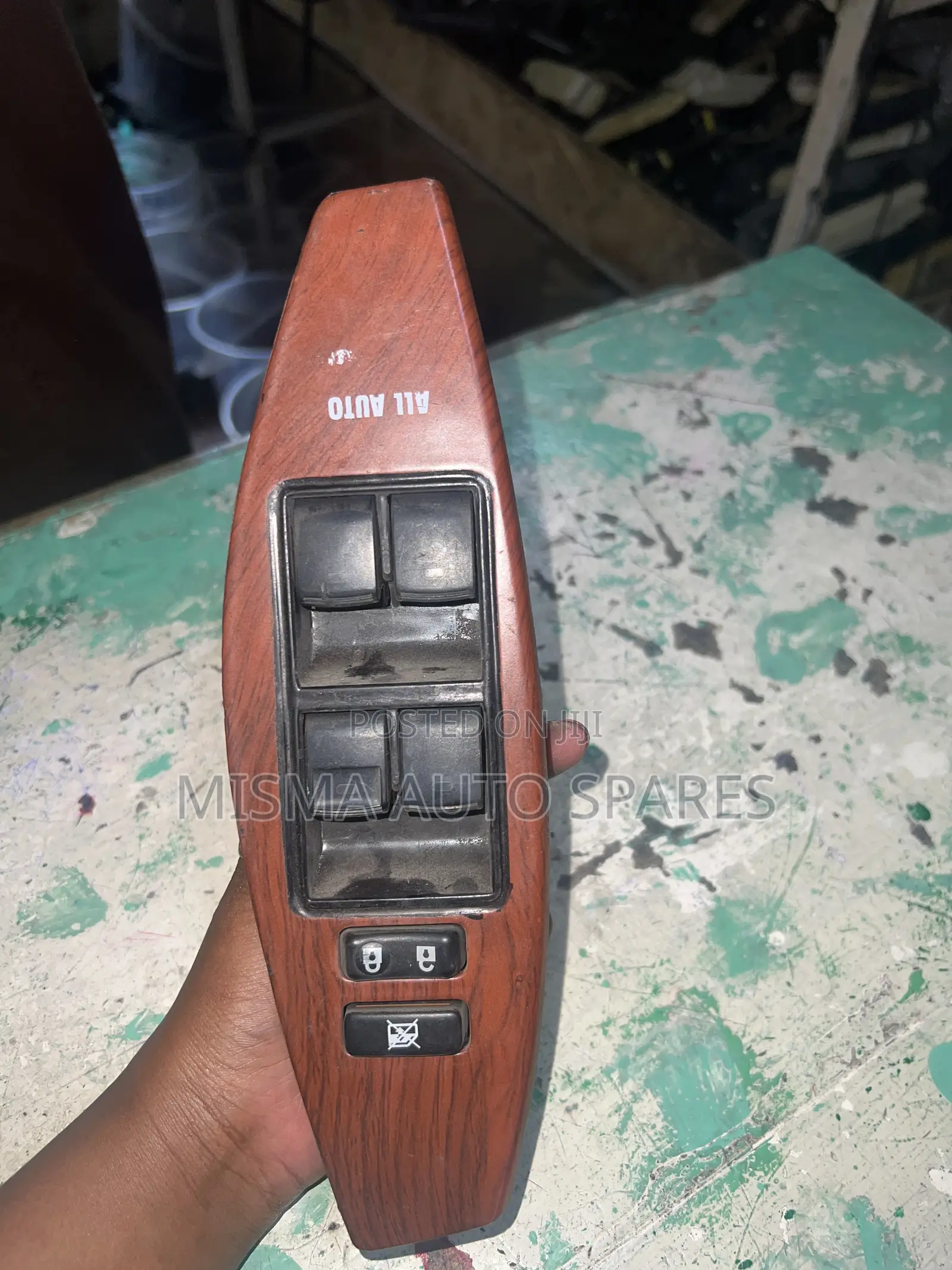 Main Switch Avensis/Premio260 With Cover