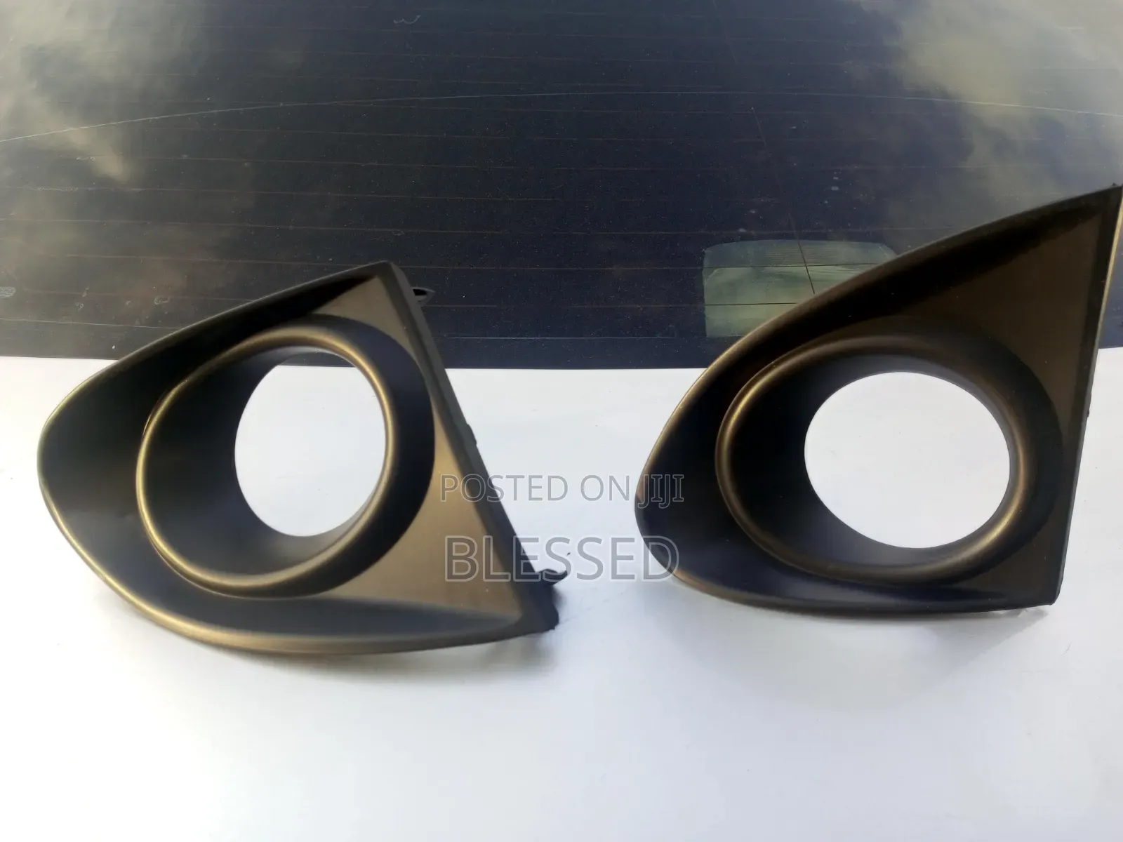 Axio Fog Light Cover