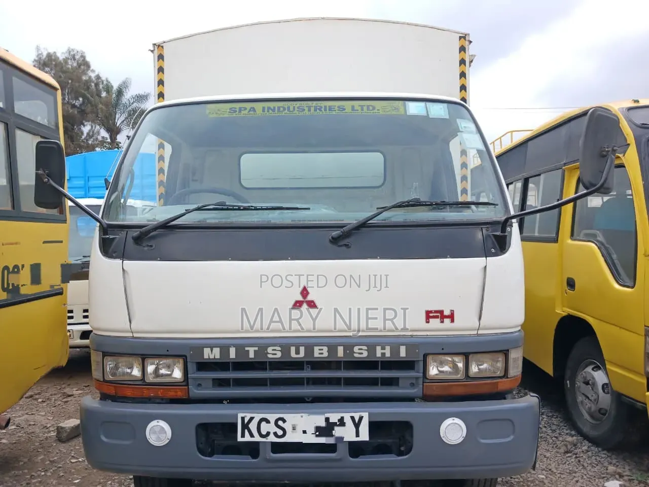 Mitsubishi Fh215,Flat Body Truck