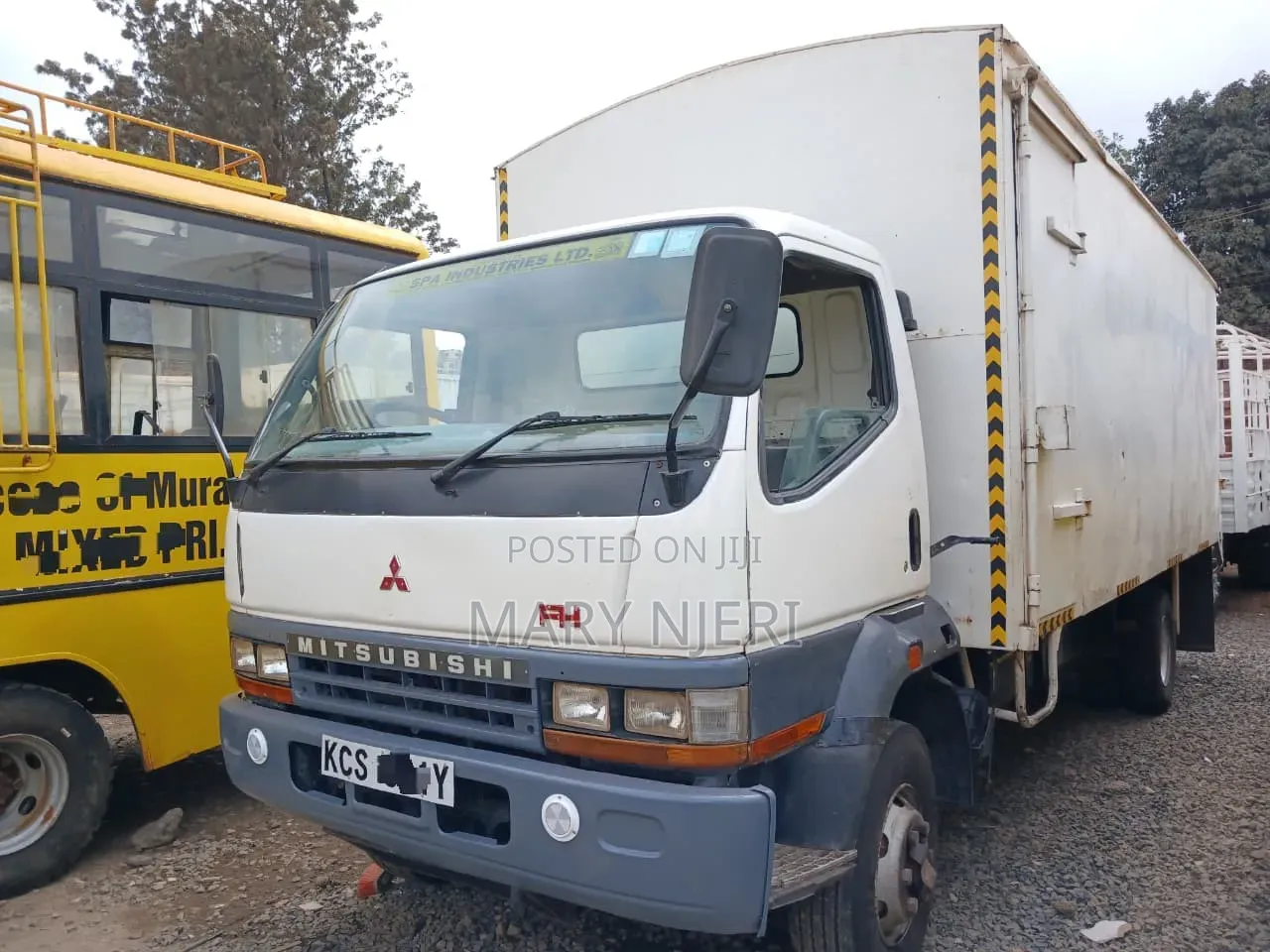 Mitsubishi Fh215,Flat Body Truck