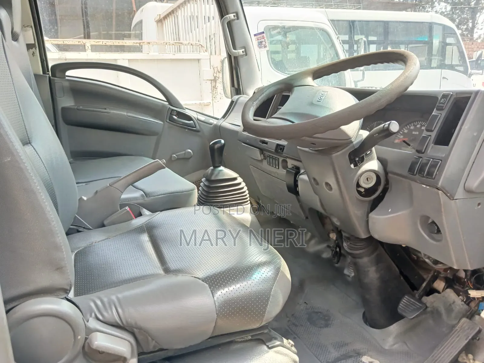 Iisuzu NMR Truck,2021 White