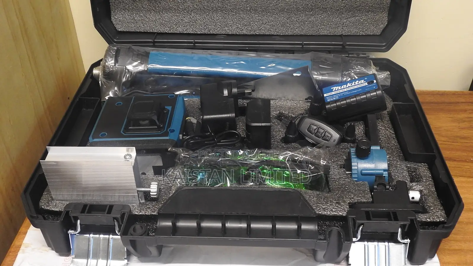 Makita 360° Green Laser Level 4d Self-Leveling Laser Kit
