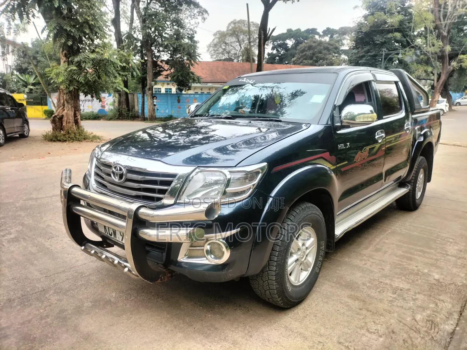 Toyota Hilux 2012 Blue