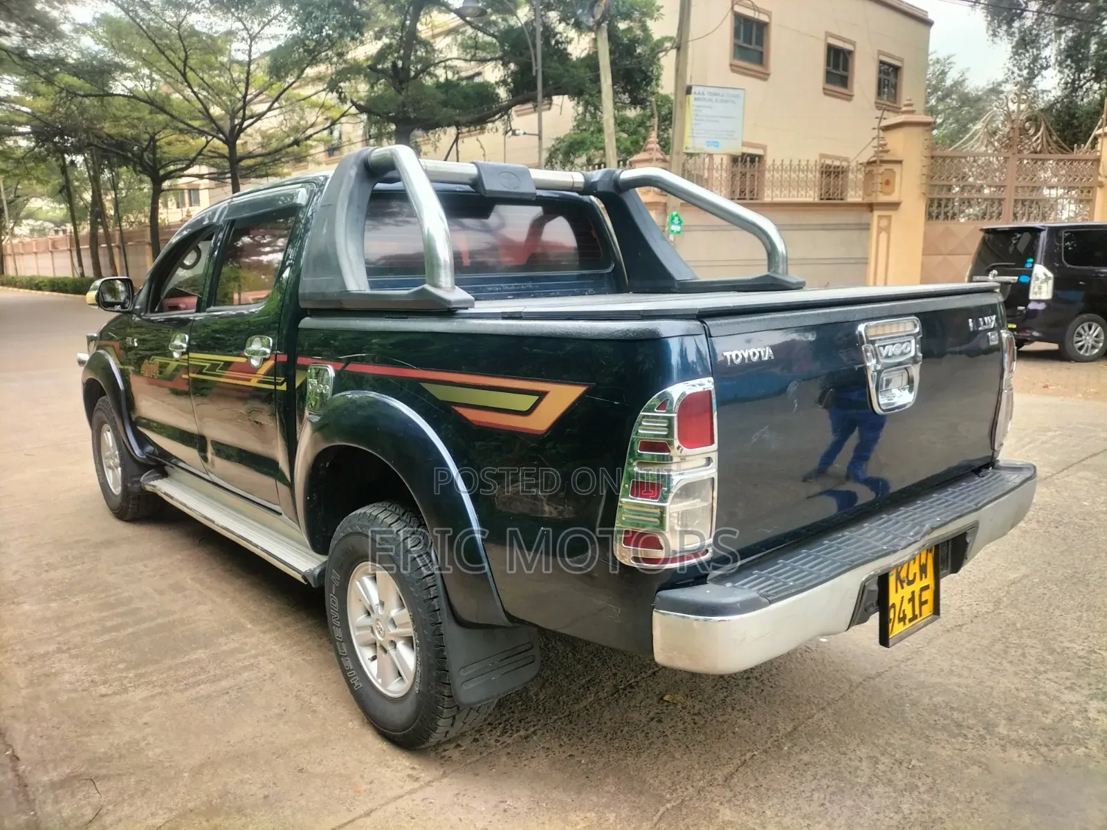 Toyota Hilux 2012 Blue
