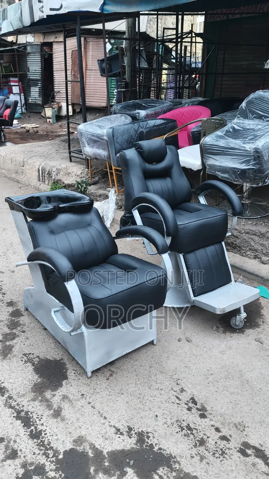 1 Kinyozi Seat and Washing Chair