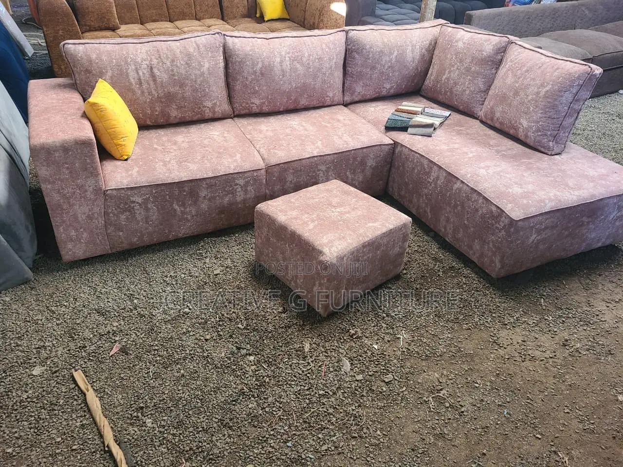 6-Seater L-Shaped Pink Sofa With Back Cushions