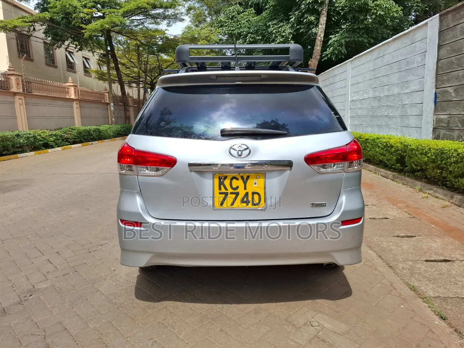 Toyota Wish 2012 Silver