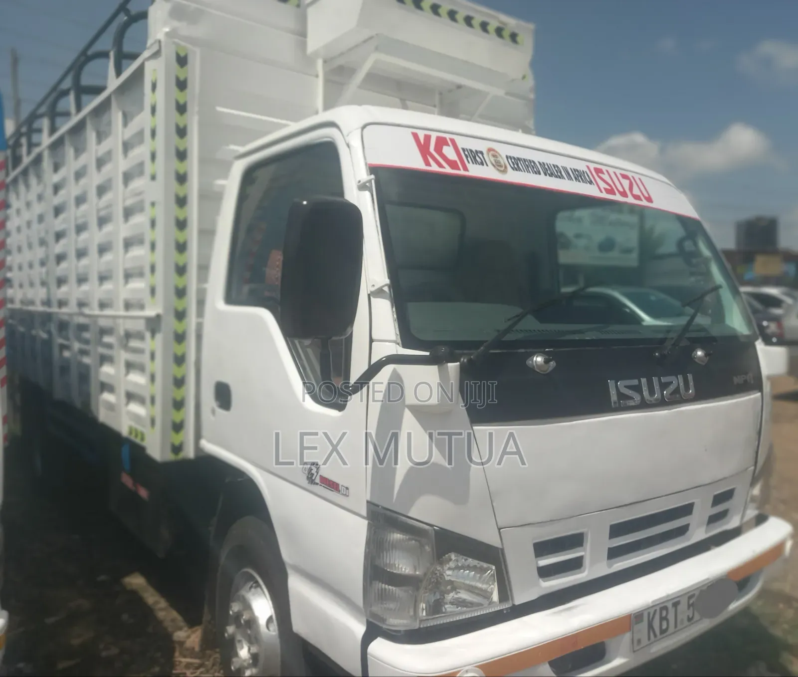 Isuzu NPR Lorry 2011 White