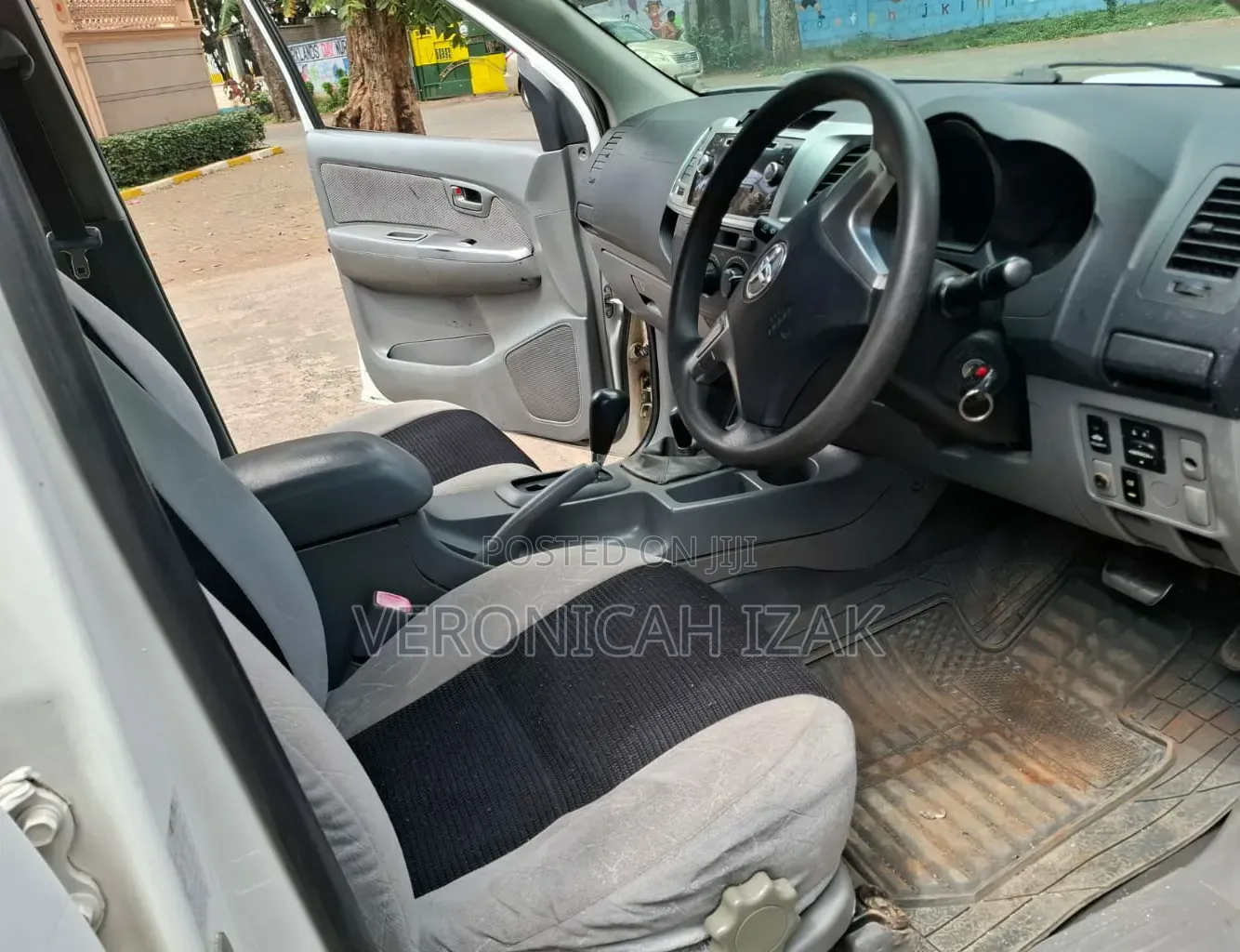Toyota Hilux 2008 White