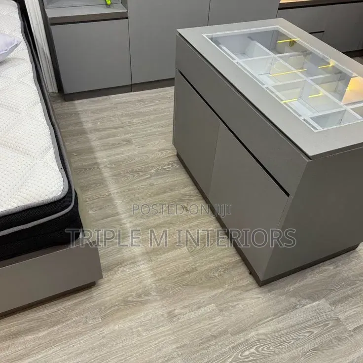 Laminate/Luxury Vinyl Planks/Premium SPC Flooring