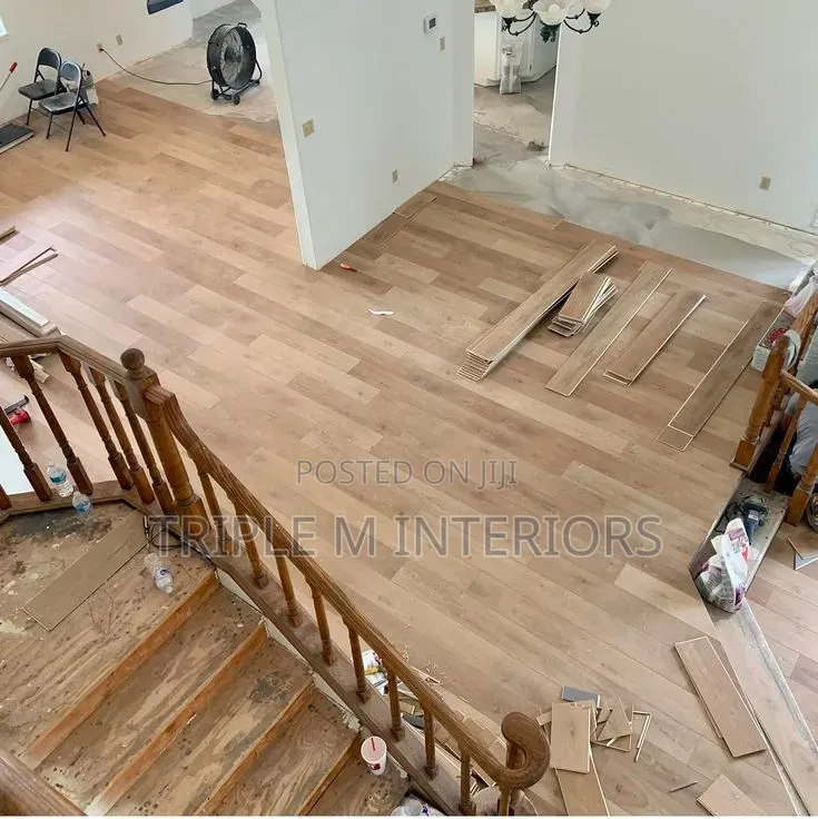 No-Fuss Interlocking SPC Floor Planks for Quick Setups