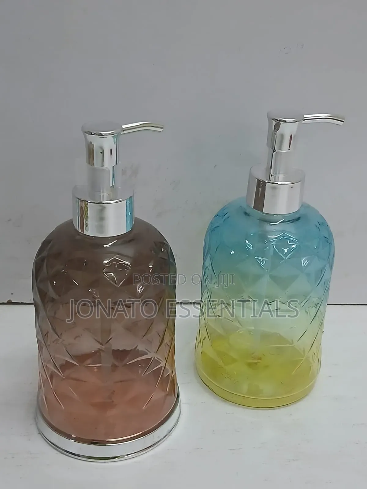Diamond Glass Soap Dispenser - Elegant Bathroom/Kitchen Decor
