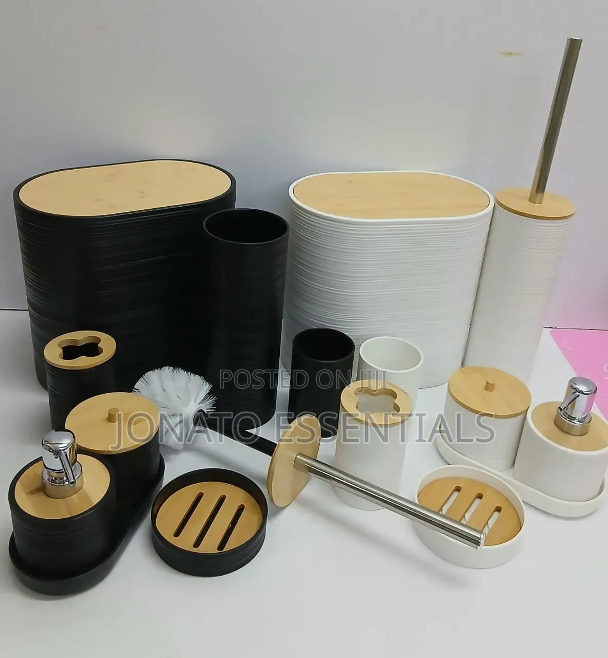 Modern 8-Piece Bathroom Accessory Set - Elegant Bamboo Design