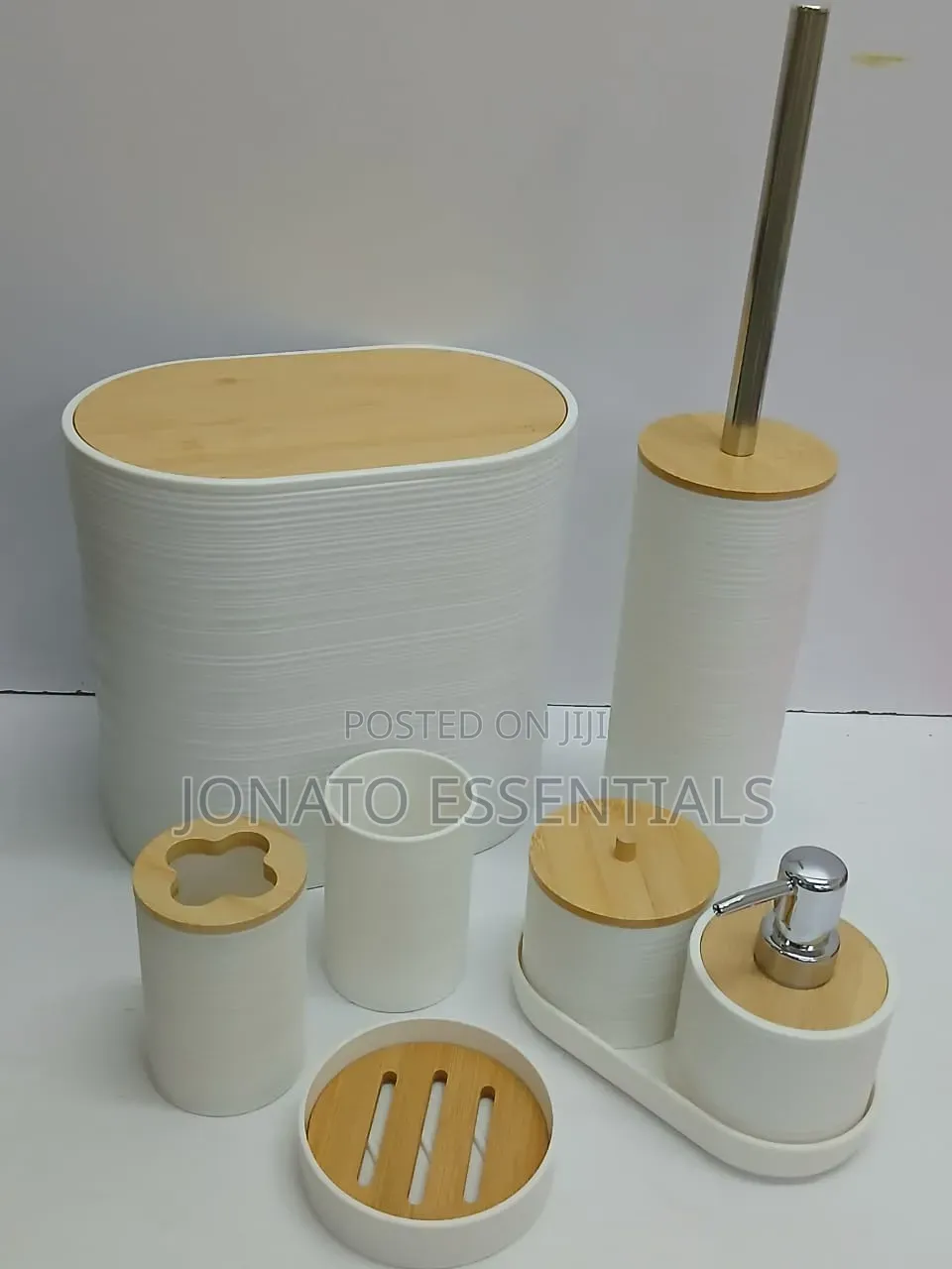 Modern 8-Piece Bathroom Accessory Set - Elegant Bamboo Design