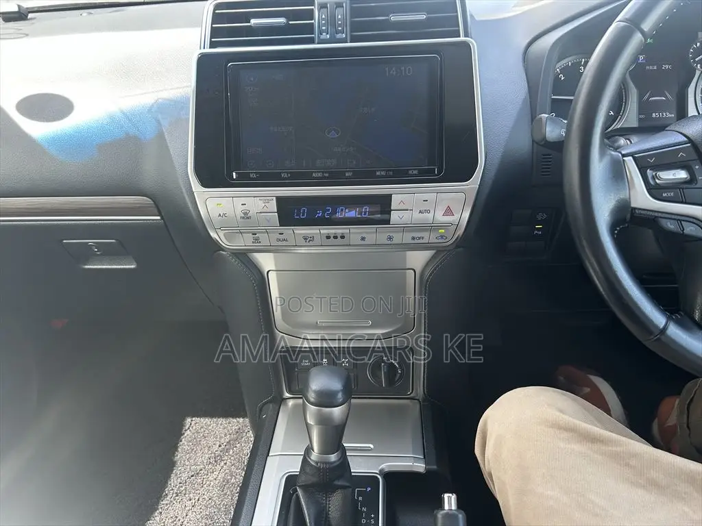 Toyota Land Cruiser Prado 2.8 2019 Red
