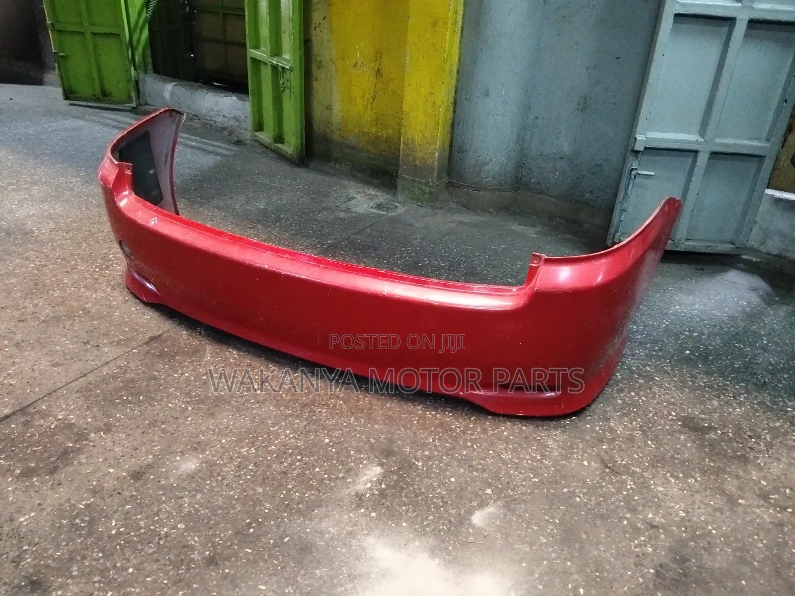 Toyota Ipsum Rear Bumper Model With Reflectors, Model 2005/2006