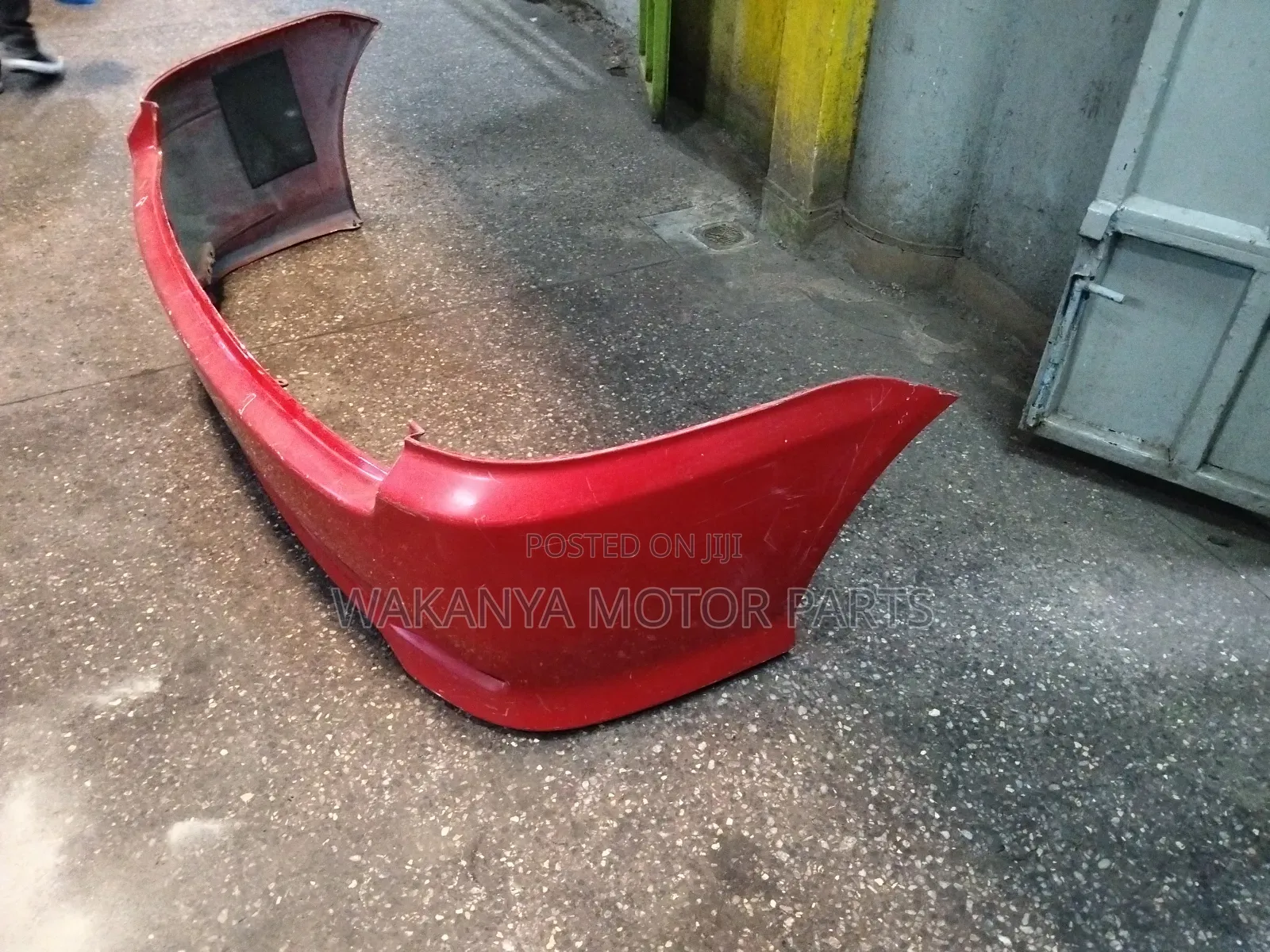 Toyota Ipsum Rear Bumper Model With Reflectors, Model 2005/2006