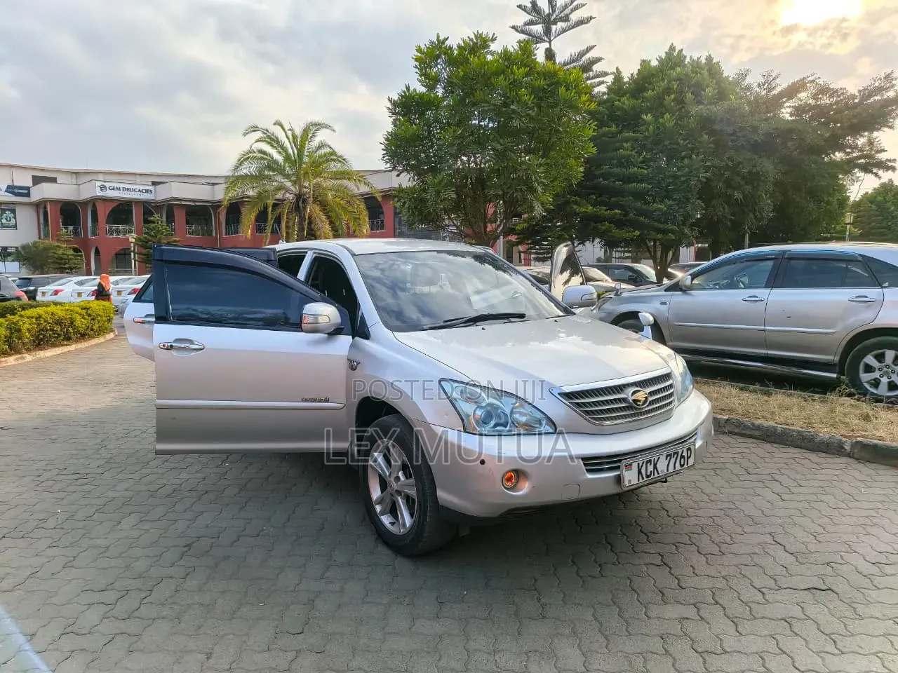 Toyota Harrier 2010 Silver