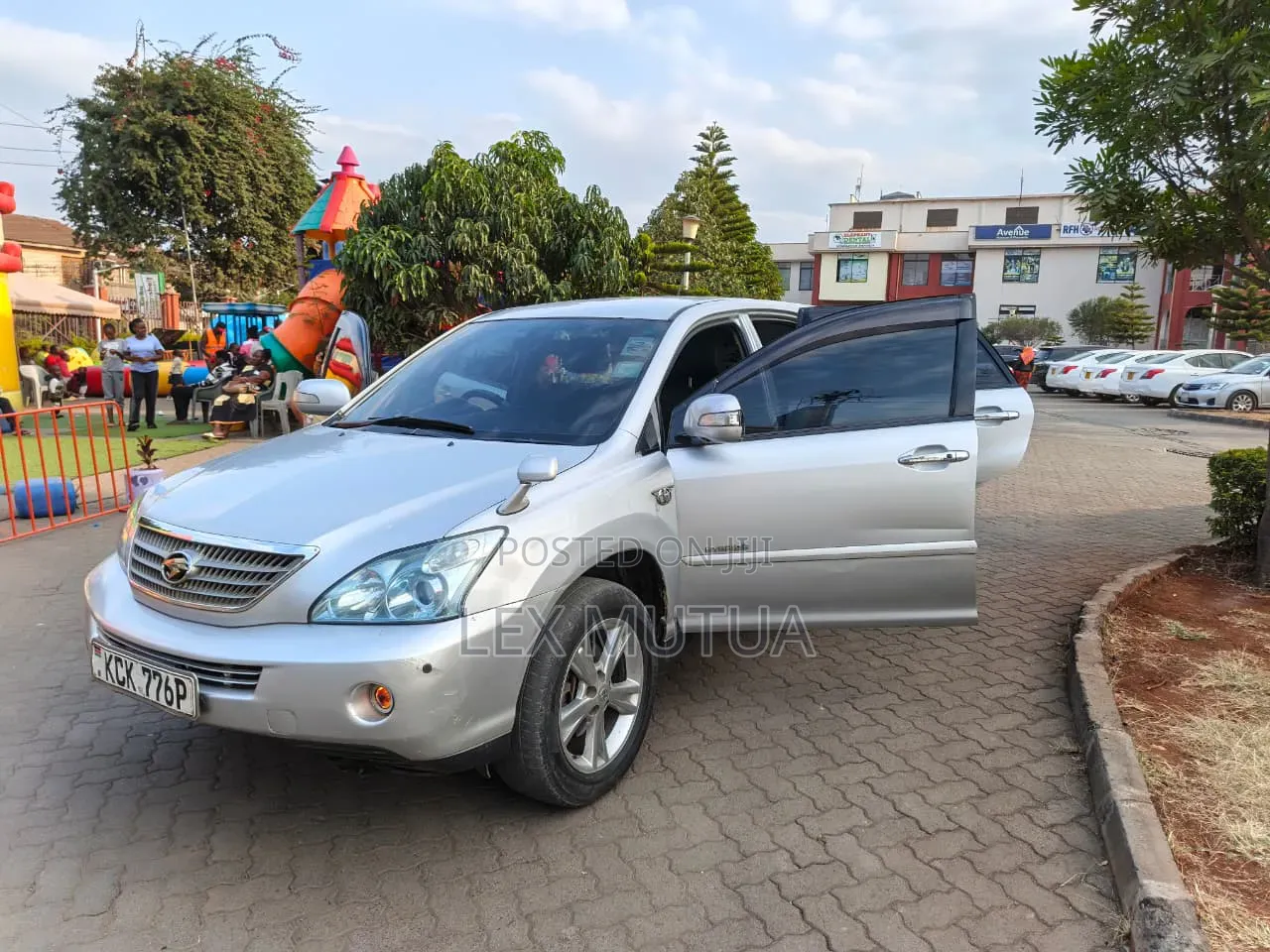Toyota Harrier 2010 Silver