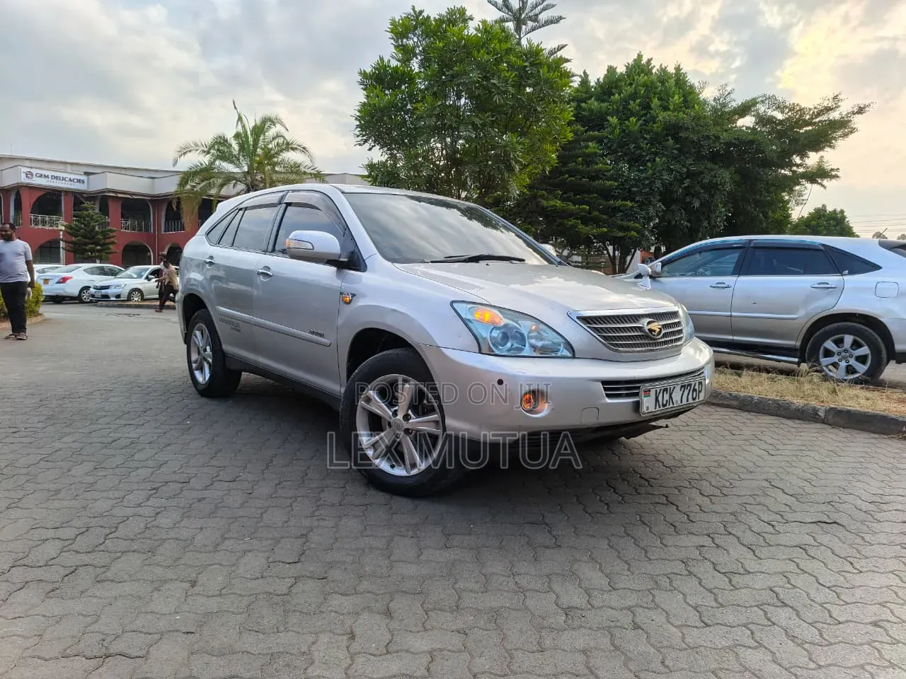 Toyota Harrier 2010 Silver