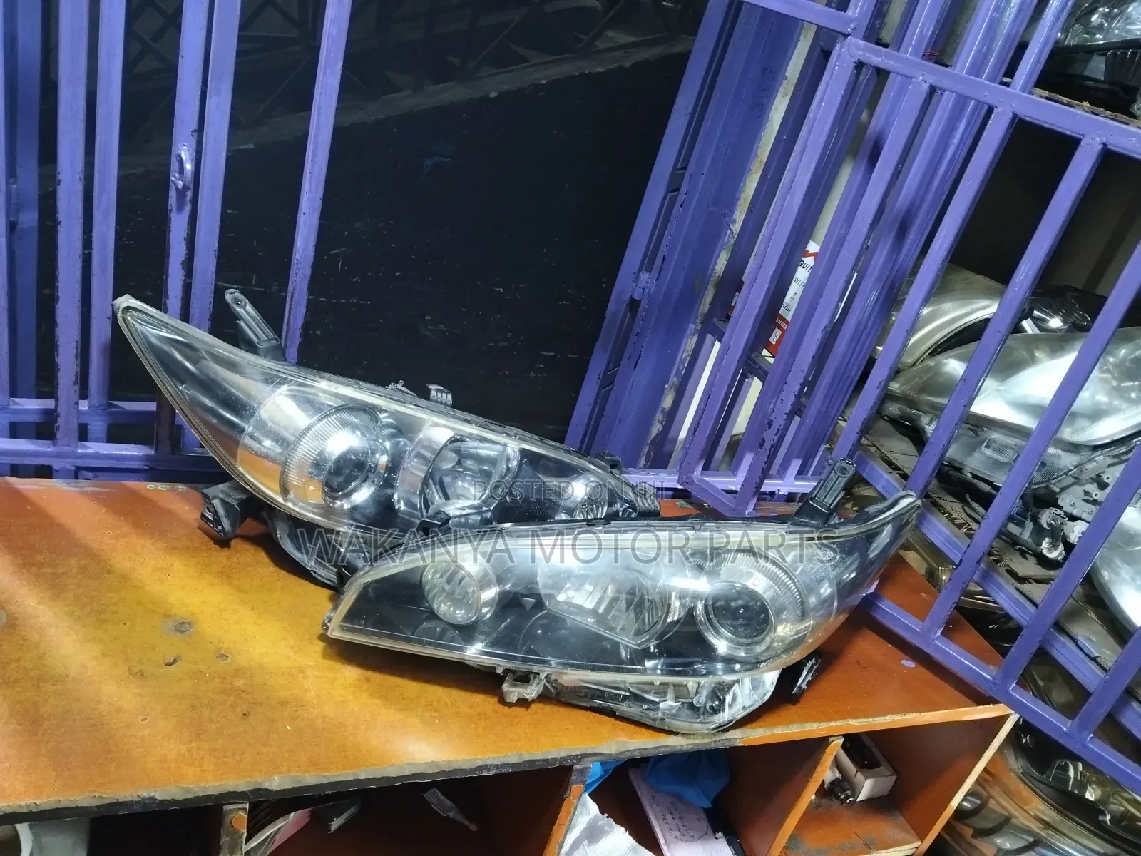Toyota Wish Model 2010/2013 Xenon Headlamp, Clean Ex Japan