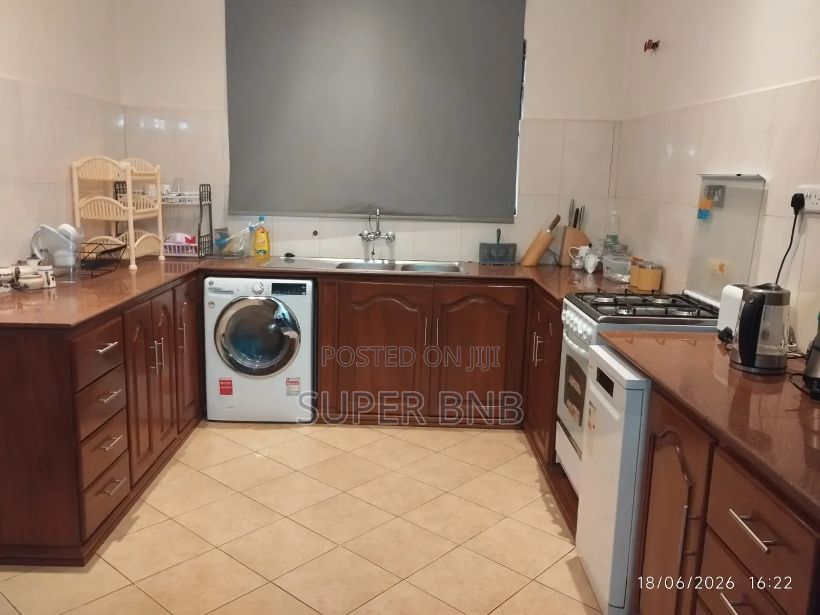 Modern Furnished 4 Bedroom for Partying Wedding Arrangements